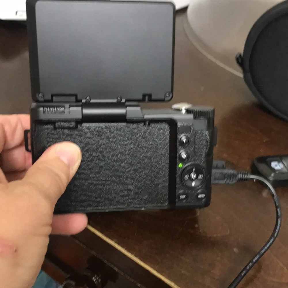 Very lightly used CMOS digital zoom lens camera